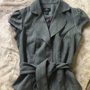 Short sleeve belted blazer